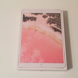 I pad pro just like new barely used !